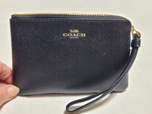 Coach small black pebbled - small,