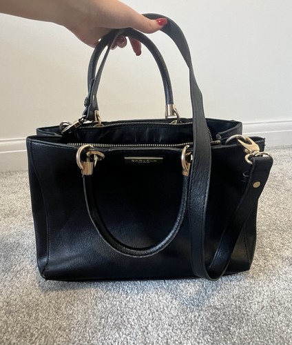Black carvela medium size bag - black,