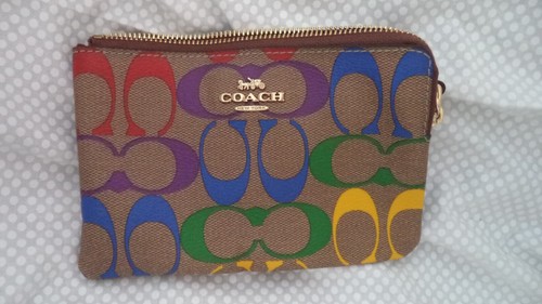 Coach corner zip wristlet - zip,